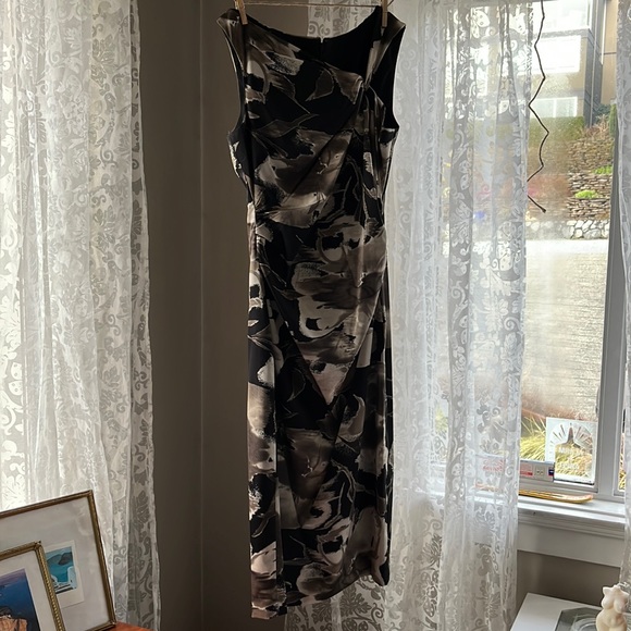 brown and gray colouring - Picture 1 of 2